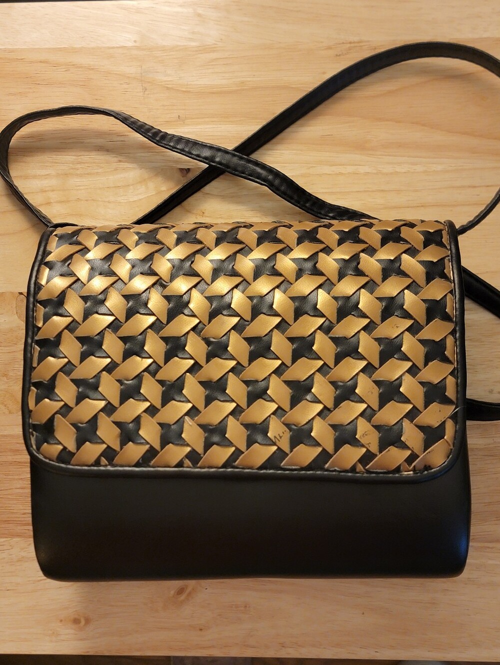 ANDE Black and Gold Woven Crossbody Bag - Women